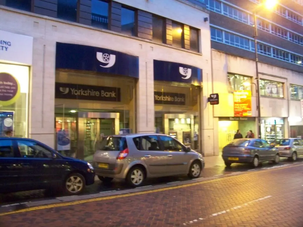 Yorkshire_Bank,_Albion_Street,_Leeds
