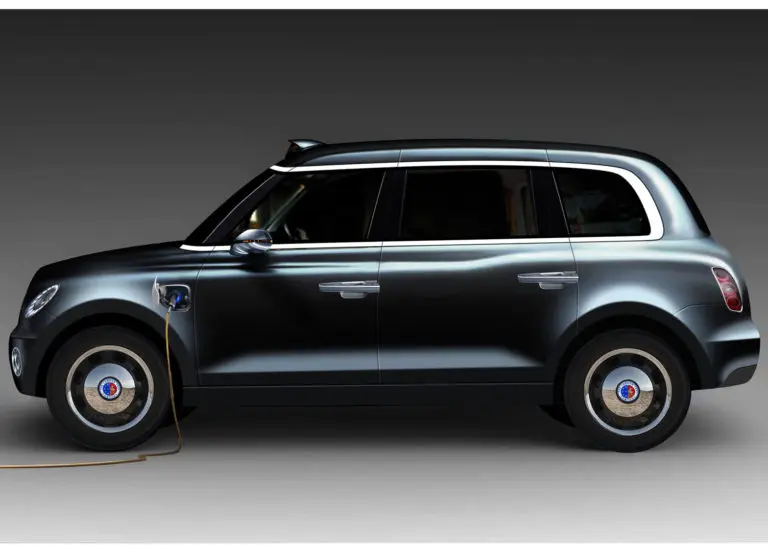 TX5-london-taxi-company-cab_Dezeen_1568_1