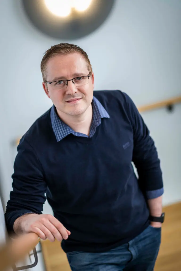 We talk to Dr David Heath the founder of Cutitronics, a multi-award winning beauty-tech company based in Scotland said to be the ‘Fitbit’ for skincare.