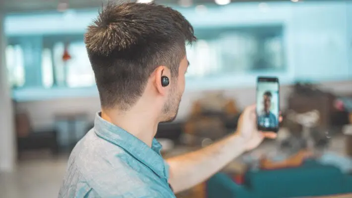 RADA Business, the commercial arm of the world-renowned drama school RADA, is helping business professionals to use their body, breathe and voice to present brilliantly over video conferencing platforms