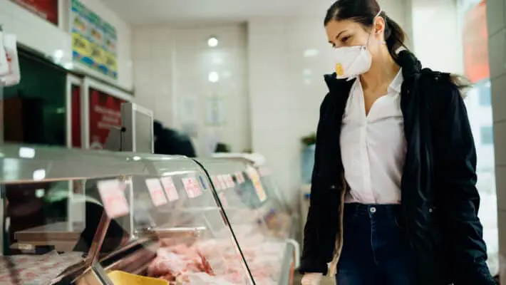 shopping in facemask