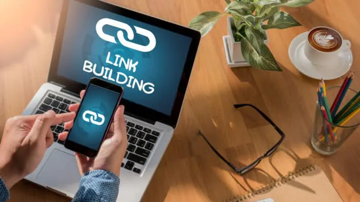 Link,Building,Freelance,Desktop,With,Accessories,And,Distance,Work,Tools,
