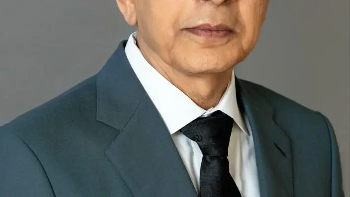 Modi Headshots_020-Retouched (1)