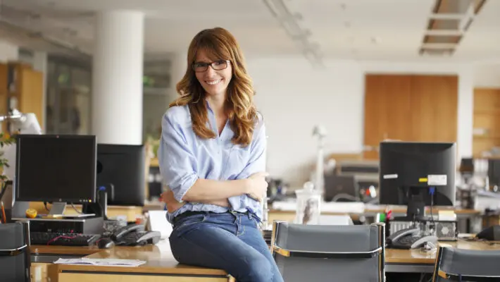 Government policies have made almost no difference to the gender pay gap for the last 25 years, according to a report by the Institute for Fiscal Studies.