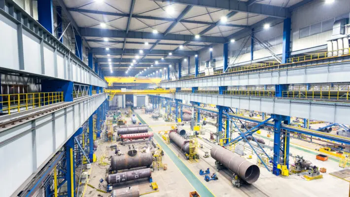 Manufacturers have reported strong growth in output in the last quarter of the year, but their stocks have dropped to record lows for a second consecutive month.