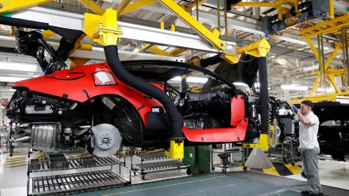 Output and jobs in the manufacturing sector continued to grow at the end of last year as supply chain disruptions began to ease.