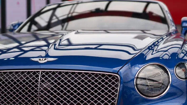 Bentley has committed to keeping production of its new range of luxury electric cars at its home in Crewe and put a date of late 2025 for delivery of its first zero-emission vehicle at the plant.