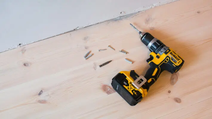 Bergen,/,Norway,-,8,29,2019:,Drilling,A,Hole