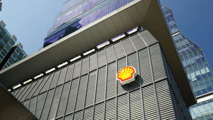 Shell has apologised for buying Russian oil last week and said it will begin severing all involvement with oil and gas in the country, including shutting its 500 petrol stations there.