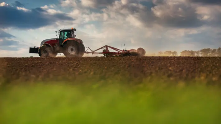 Russia’s grip on the fertiliser market is being felt by British farmers who face sharply rising prices that are expected to have a big effect on the supply chain and push up the cost of groceries.