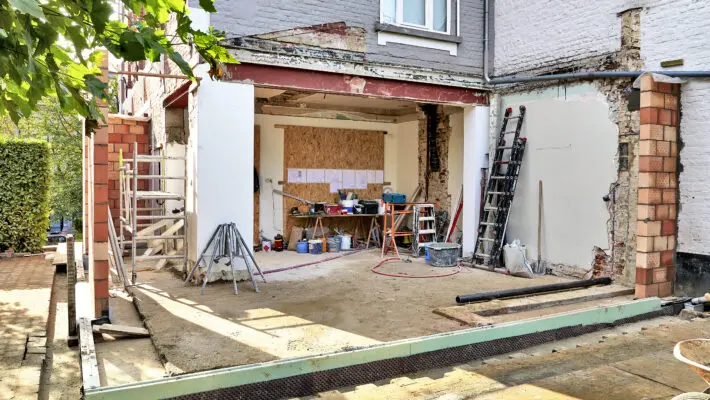 New,Wall,And,Ground,For,A,Modern,Extension,Of,A