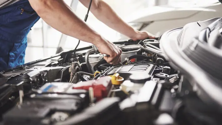 Auto,Mechanic,Working,In,Garage.,Repair,Service.