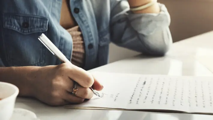 A high-quality paper is made up of several different components. An abstract, literature review, introduction, body paragraphs, and conclusion are only a few examples of these elements.