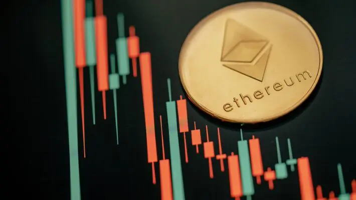 Gold,Ethereum,Cryptocurrency,With,Candle,Stick,Graph,Chart,And,Digital