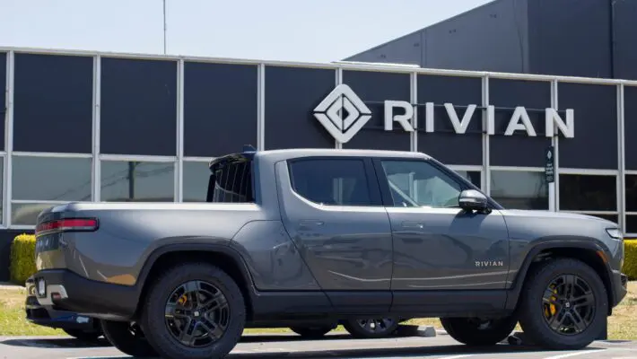 Rivian Automotive, the electric vehicle start-up backed by Amazon, has agreed to join forces with Mercedes-Benz and start building electric vans in Europe.