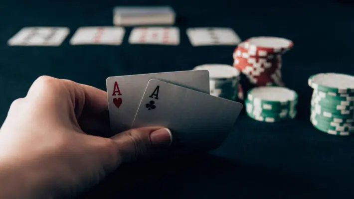 bmmagazine.co.uk-Which is better, playing slots online or offline