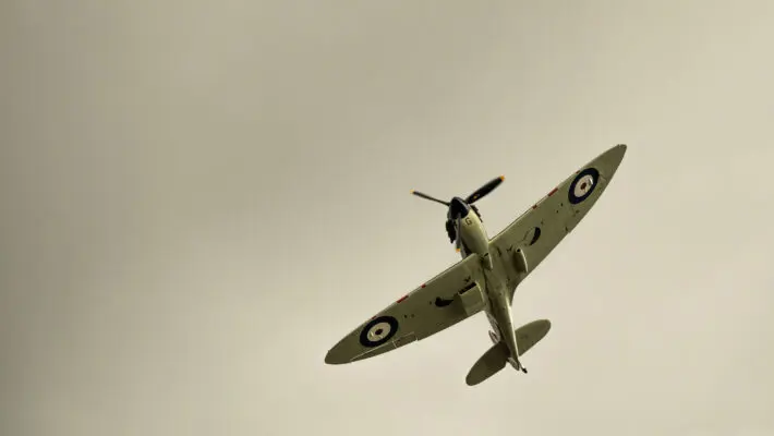 Spitfire,Doing,A,Maneuvre