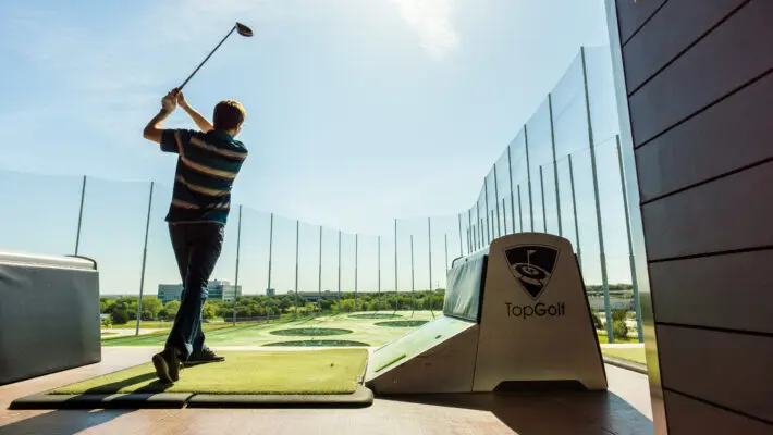 Austin,-,Circa,April,2016:,A,Man,Hits,A,Golf