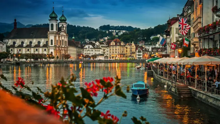 Embankment,Of,Reuss,At,Night,,Lucerne,,Switzerland
