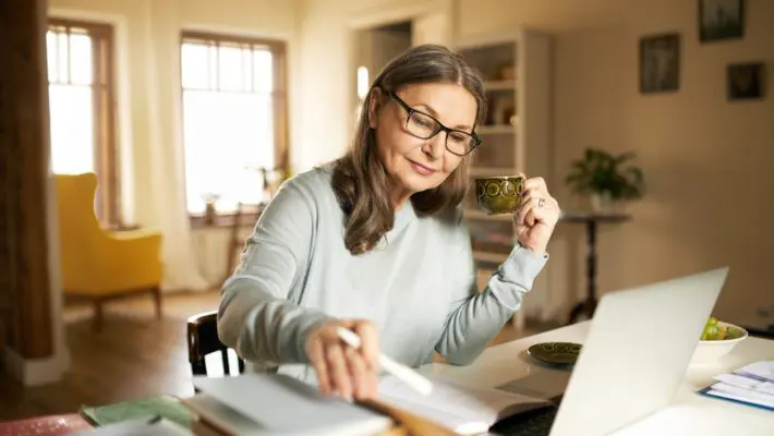 A lack of flexible job opportunities is keeping over 50s out of the workforce and preventing retirees from returning to employment according to a survey.