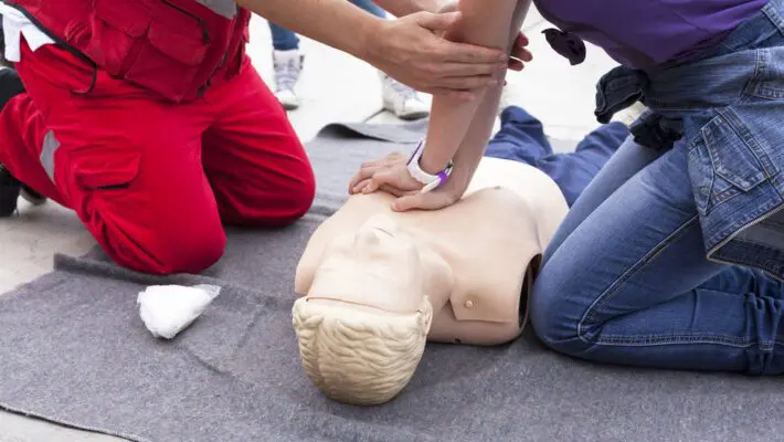 Onsite First Aid Training has gained significant importance in the UK, offering a convenient and effective solution for individuals and organisations to meet their health and safety obligations.