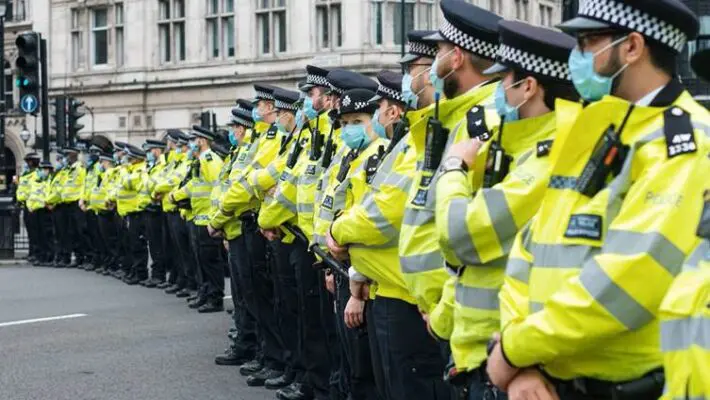 The Met Policy unit which deals with major crimes including cyber threats, homicide, firearms, drugs and armed robbery is facing a recruitment crisis with more than 300 vacancies in its ranks, a report has revealed.