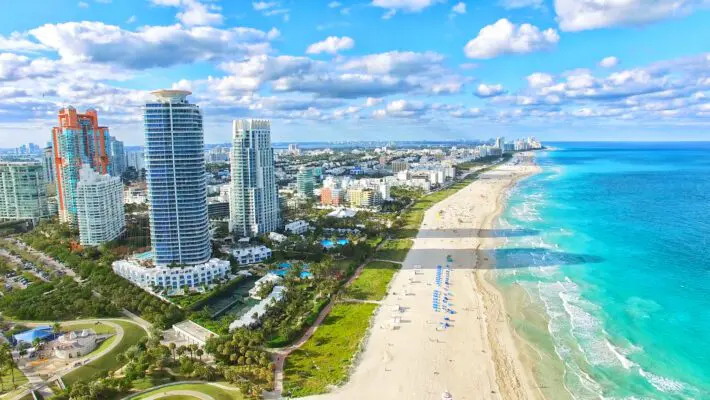Roberto Masud was raised under the warm blue skies of Miami, Florida.