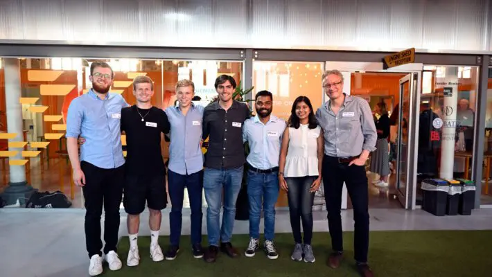 A startup that uses soundwaves to move cells in petri dishes has won £10,000 and a year’s membership at tech incubator SETsquared Bristol.