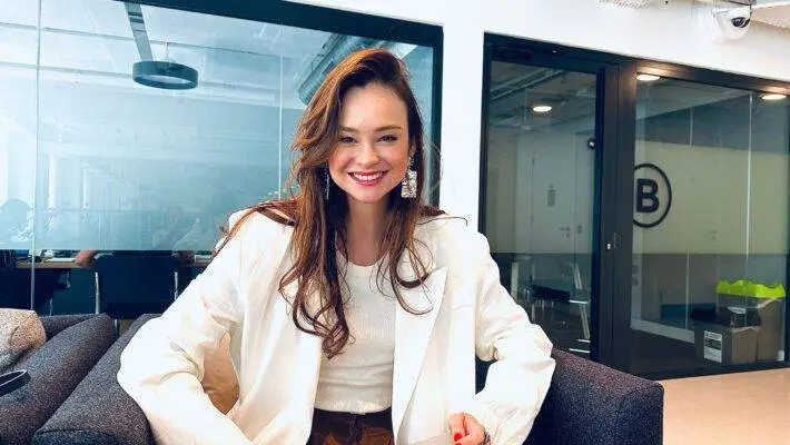 Özgecan profil business foto