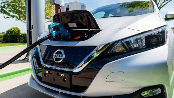 Nissan has pledged to go fully electric in Europe by 2030, outpacing the watered-down ambitions announced by Rishi Sunak of the British government.