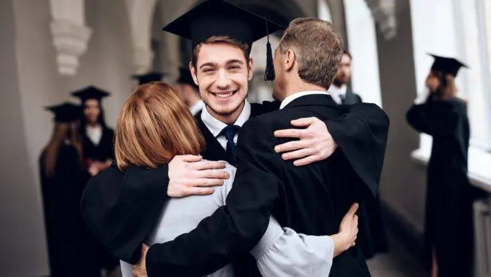 Graduates face fewer jobs and lower pay