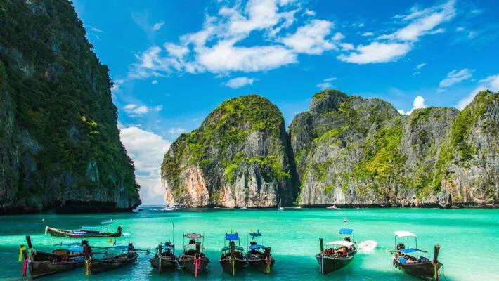 Welcome to Southeast Asia, a land of breathtaking landscapes, vibrant cultures, and endless adventures. From ancient temples to pristine beaches, this tropical paradise has it all.