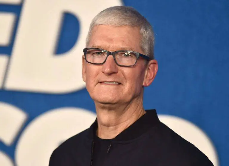 Apple is set to hire more artificial intelligence (AI) staff in the UK Tim Cook has announced.