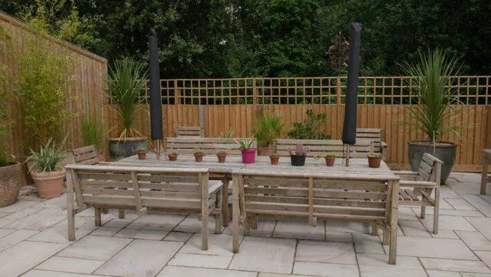 Feeling the soft grass beneath your feet as you lounge on the patio furniture, sunshine warming your skin - it's pure bliss. Now imagine adding natural sandstone into the mix, with its earthy textures and charming elegance.