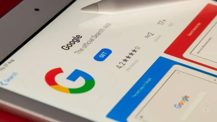 In digital marketing, search engine optimisation (SEO) and pay-per-click (PPC) advertising are two of the most well-known strategies. They both increase your visibility in search results with the aim of driving traffic to your website.