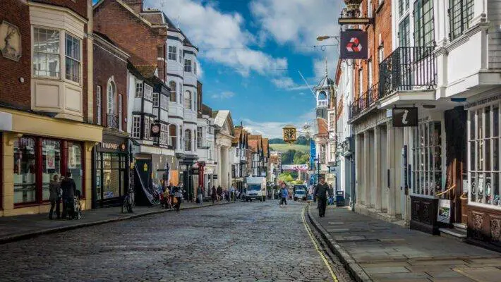 The overall vacancy rate across Britain rose by 13.9% in the second quarter of 2023, according to the British Retail Consortium (BRC).