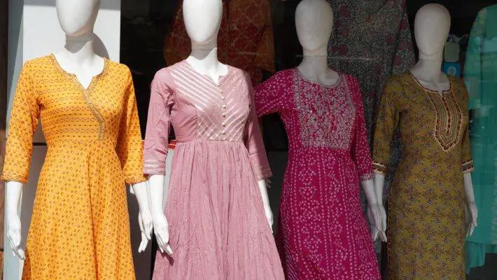 The fashion industry will not forget Pakistani apparel because it comes in bright colors, unique patterns, and classic grace. However, the UK has embraced the fusion between Pakistani dress and trendy fashion, providing a wide range of sophisticated apparel for anyone interested in cultural taste and elegance. 