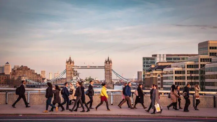 The pay gap at the UK’s largest companies, which measures the difference in earnings between pay packets for chief executives and average employees, rose last year despite upward pressure on wages across the economy.