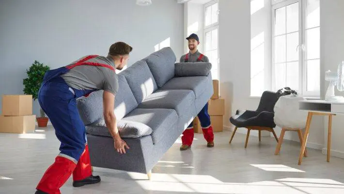 Are you about to tackle a big move? Whether you’re relocating from the hustle and bustle of city life to charming scenery in the countryside or making the leap to move out of a family home for the first time, packing, transporting, and unloading your belongings can be a daunting task.