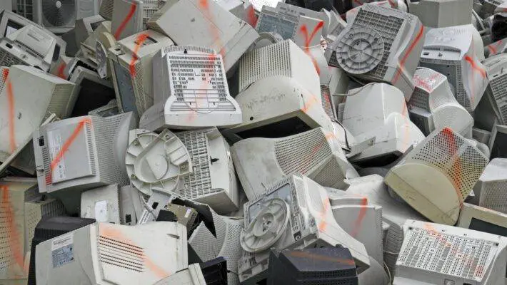 As enterprises rely increasingly on technology to drive their operations, the lifecycle management of hardware and software becomes a critical aspect of maintaining efficiency and security.