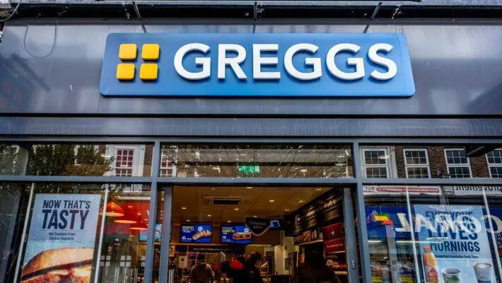 Britain's leading bakery chain, Greggs, has encountered technical difficulties with payments, resulting in the closure of some of its stores.