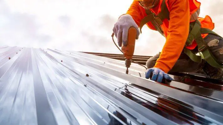 Imagine you're sitting in your office, coffee in hand, and gazing out the window at the clear blue sky when suddenly, a drip interrupts your tranquillity. Then another, and another. You look up and realize that your commercial roof is leaking. And now you're faced with the task of undertaking a commercial roof replacement project.  