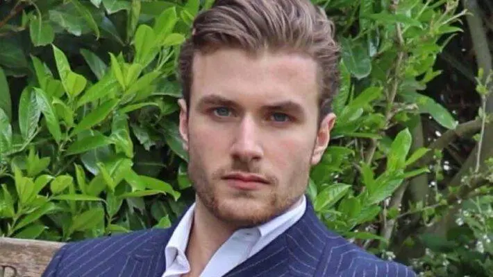 Adonis Hakkim has become a known figure in the global healthcare sector, known for his integration of artificial intelligence with healthcare services.