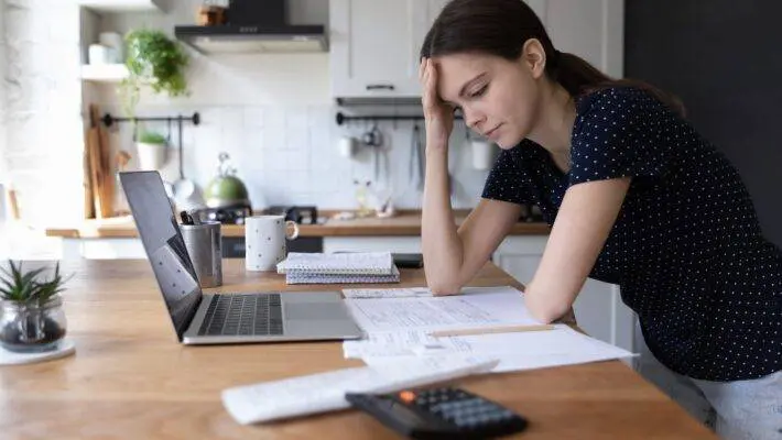 According to recent findings from the Financial Conduct Authority (FCA), more than 7.4 million individuals across the UK encountered challenges in meeting bill payments or credit repayments in January, underscoring ongoing financial strain among a significant portion of the population.