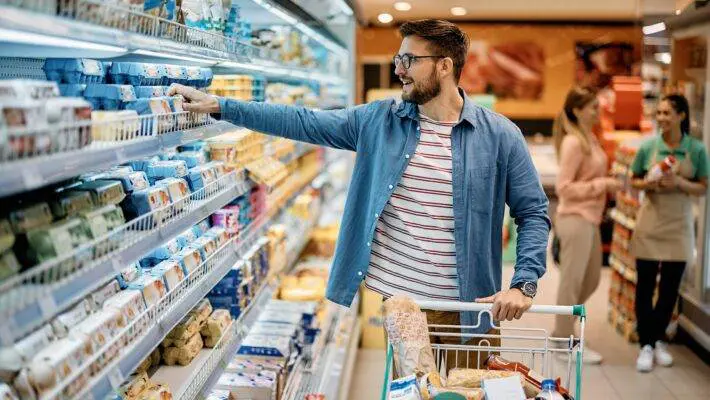 According to data from the British Retail Consortium and NielsenIQ, shop price growth decelerated to just 0.8% in the year leading up to April, marking the slowest increase since December 2021.