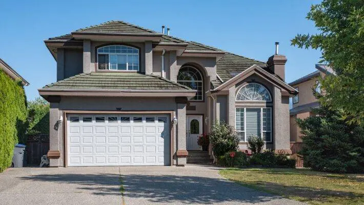 When it comes to maintaining and repairing your garage door, always look for local garage door companies like Fix Quick.