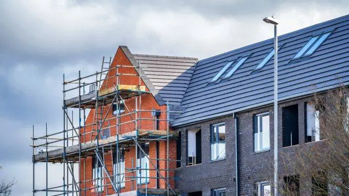 The UK property market in 2024 has shown notable unpredictability. Initially influenced by pandemic-related activity and government incentives, it faced challenges in late 2023 due to rising interest rates and a cost-of-living crisis, particularly affecting high-value areas like London, resulting in a dip in house prices.