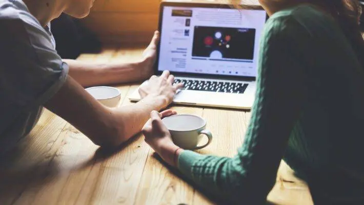 When you think of social media profiles to follow, banks may not be the first ones you think of. However, many banks and credit unions are worth following.