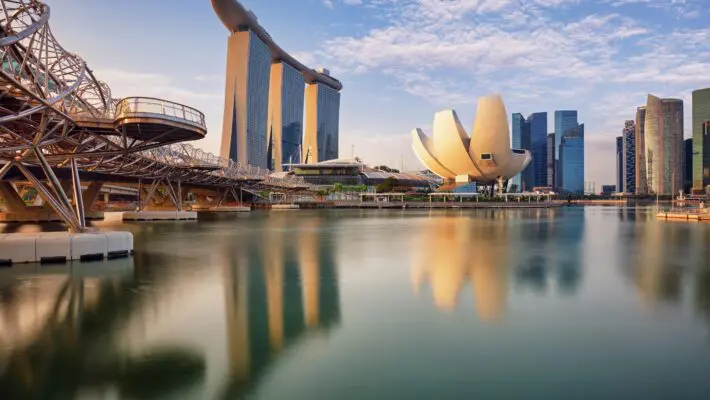Why should British remote workers trade the bustling city of London for the tech-tropical allure of Kuala Lumpur?