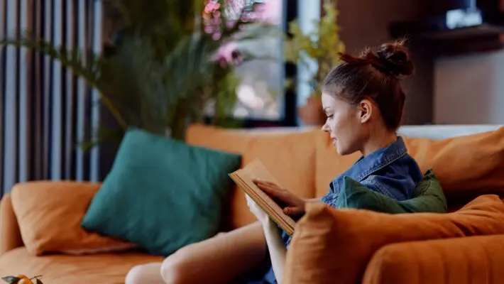 Books galore and so little time! What is the best book to read in life? If you need the one best book or the ultimate list of must-reads, you’ve come to the right place.